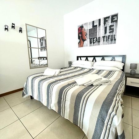 Toret Vanchiglia Studio Apartment Torino Kültér fotó