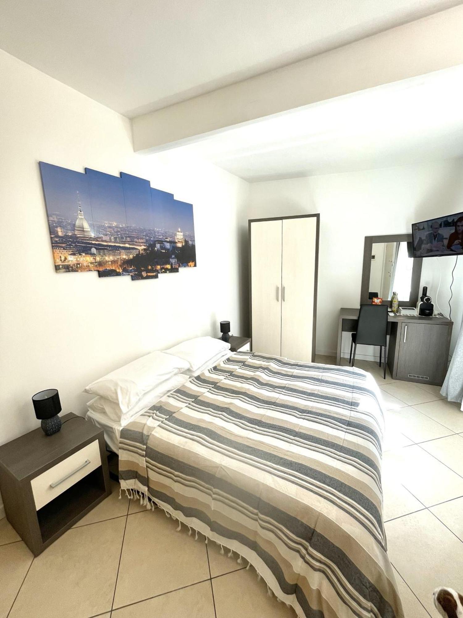 Toret Vanchiglia Studio Apartment Torino Kültér fotó